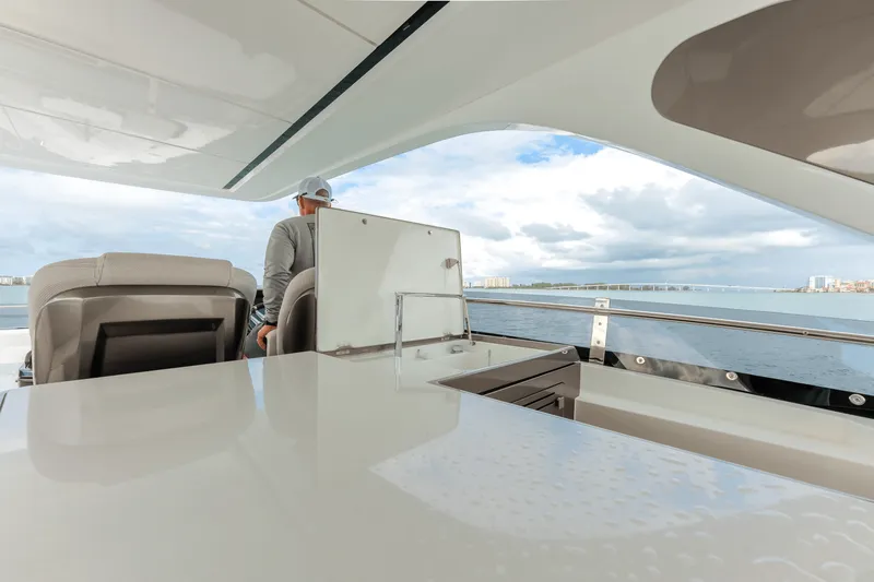 Slide: The Image of Galeon 800 FLY 2023 - 72