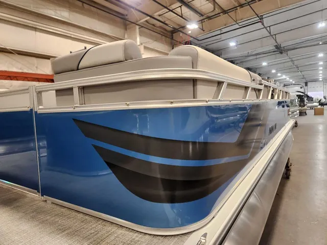 Slide: The Image of Avalon 2385 25 Venture 85 QL 2026 - 1