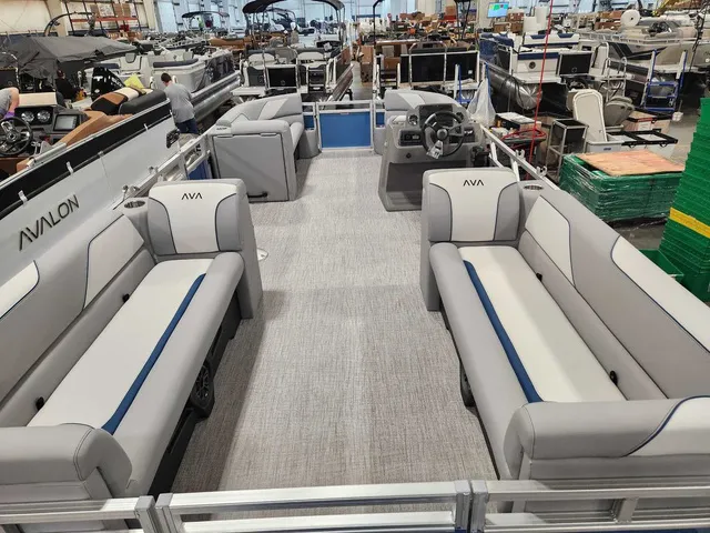 Slide: The Image of Avalon 2385 25 Venture 85 QL 2026 - 13
