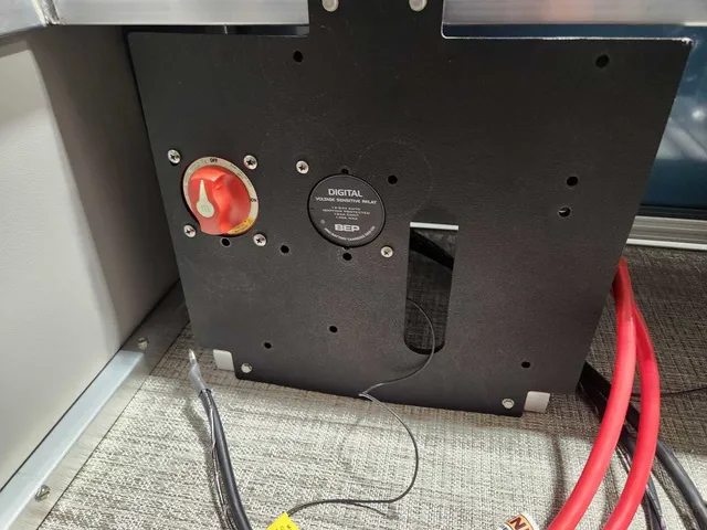 Slide: The Image of Avalon 2385 25 Venture 85 QL 2026 - 17