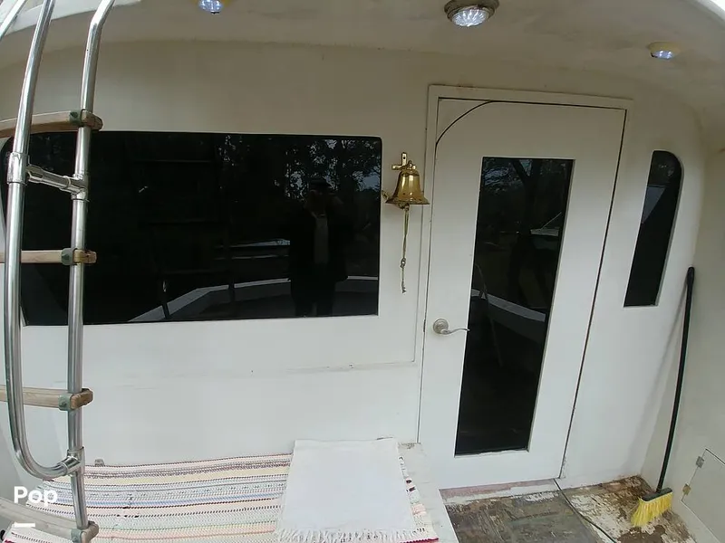 Slide: The Image of Salon Bulkhead - 8413854