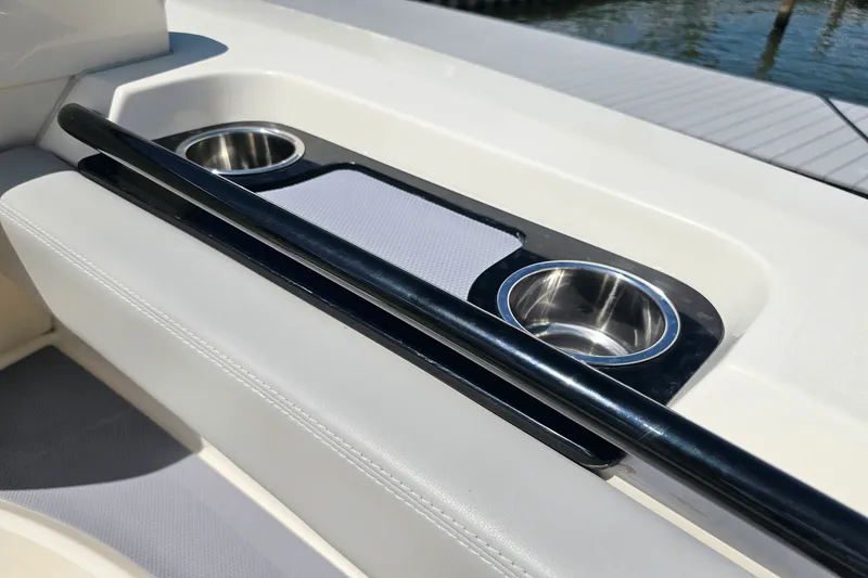 Slide: The Image of Scout 305LXF 2024 - 14