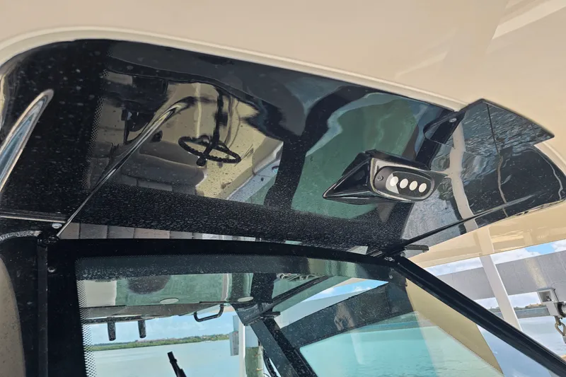 Slide: The Image of Scout 305LXF 2024 - 16