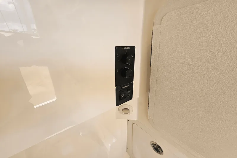 Slide: The Image of Scout 305LXF 2024 - 33