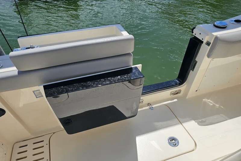 Slide: The Image of Scout 305LXF 2024 - 45