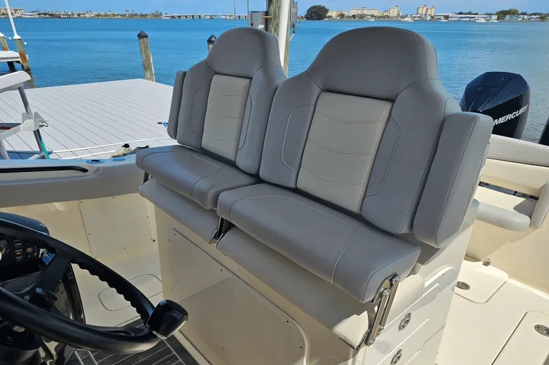 Slide: The Image of Scout 305LXF 2024 - 48