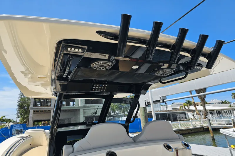 Slide: The Image of Scout 305LXF 2024 - 49