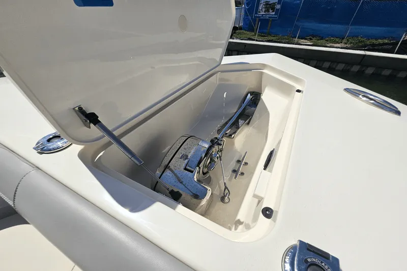 Slide: The Image of Scout 305LXF 2024 - 8