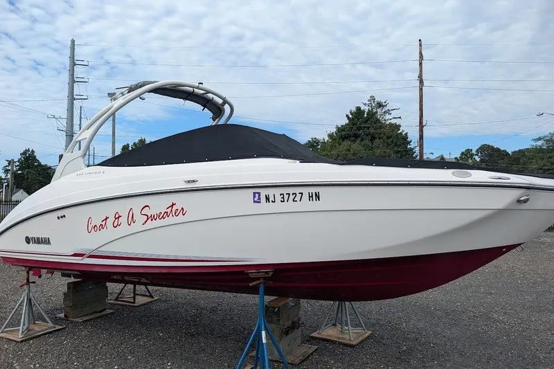 Slide: The Image of Yamaha 242 Limited S 2019 - 4