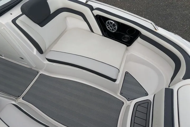 Slide: The Image of Yamaha 242 Limited S 2019 - 21
