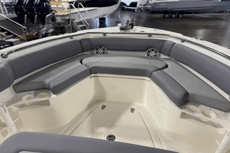 Slide: The Image of Boston Whaler 230 Outrage 2025 - 12