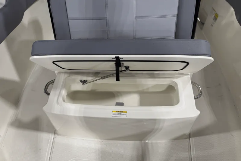 Slide: The Image of Boston Whaler 230 Outrage 2025 - 15