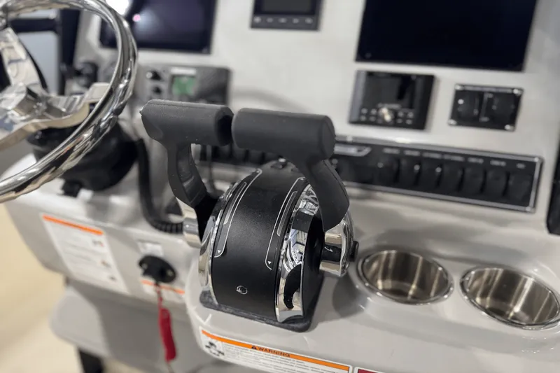 Slide: The Image of Boston Whaler 230 Outrage 2025 - 8