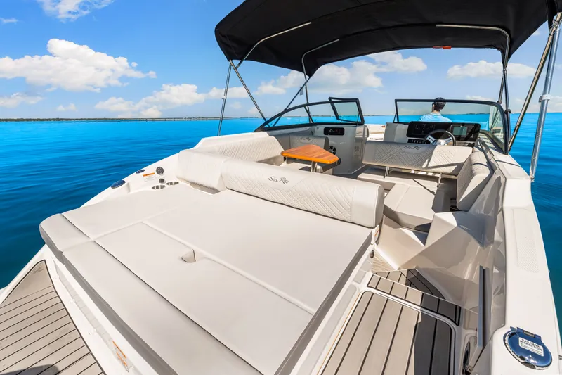 Slide: The Image of Sea Ray SDX 250 Outboard 2025 - 14