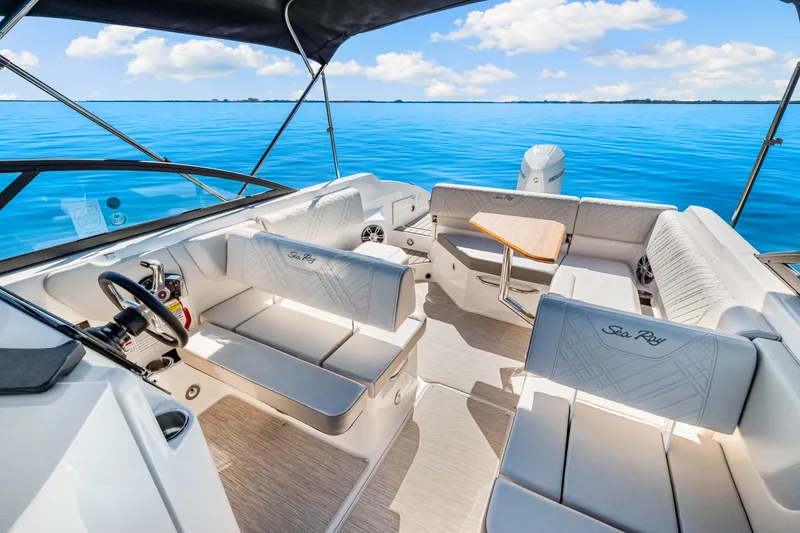 Slide: The Image of Sea Ray SDX 250 Outboard 2025 - 23