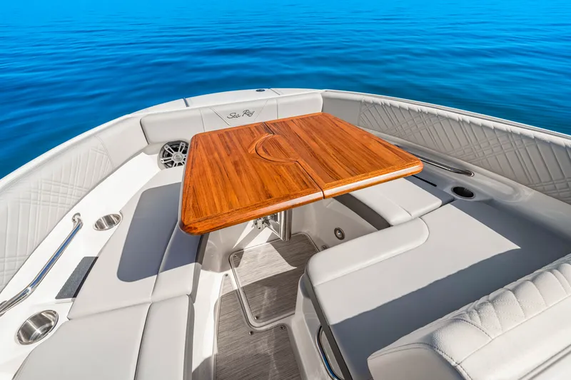 Slide: The Image of Sea Ray SDX 250 Outboard 2025 - 32