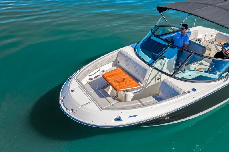 Slide: The Image of Sea Ray SDX 250 Outboard 2025 - 4
