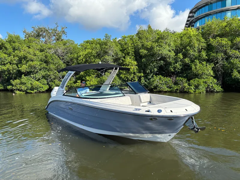 Slide: The Image of Sea Ray SDX 270 Outboard 2025 - 3