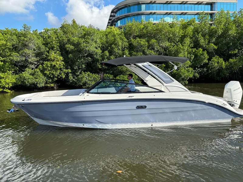 Slide: The Image of Sea Ray SDX 270 Outboard 2025 - 5