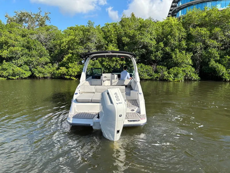 Slide: The Image of Sea Ray SDX 270 Outboard 2025 - 6