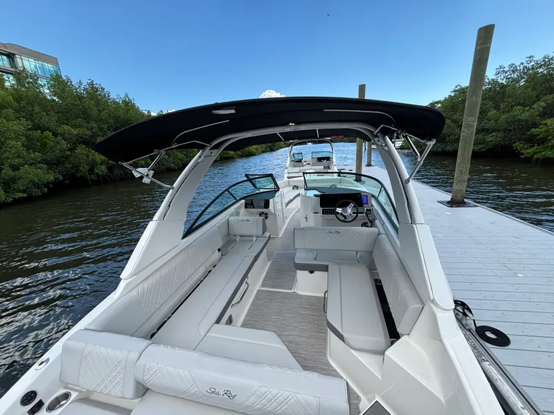 Slide: The Image of Sea Ray SDX 270 Outboard 2025 - 9