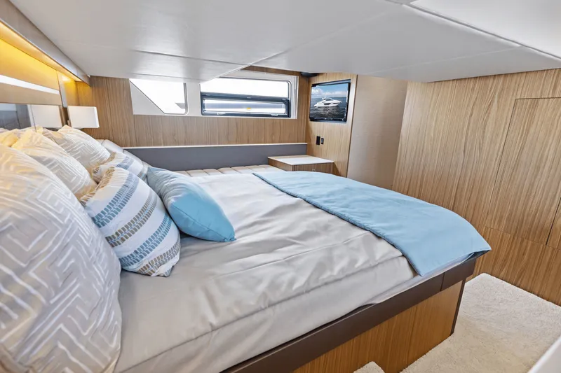 Slide: The Image of Cruisers Yachts 46 Cantius 2025 - 61