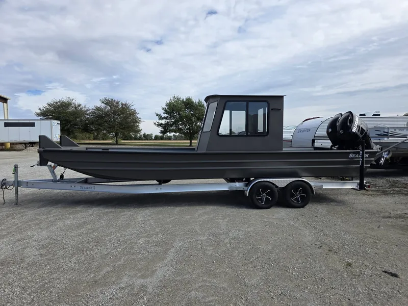 The Image of SeaArk 2672 Workhorse 2027 - 0