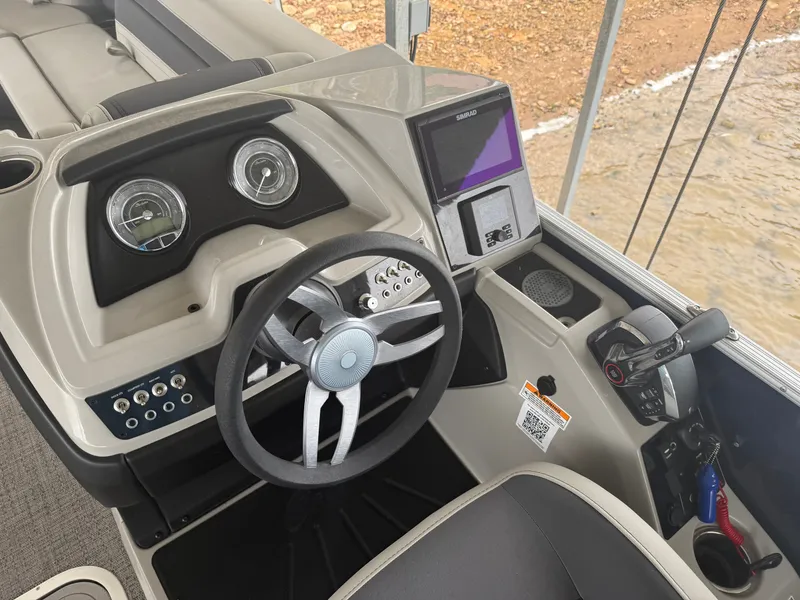 Slide: The Image of Barletta Cabrio 24 Cast n Cruise 2025 - 15