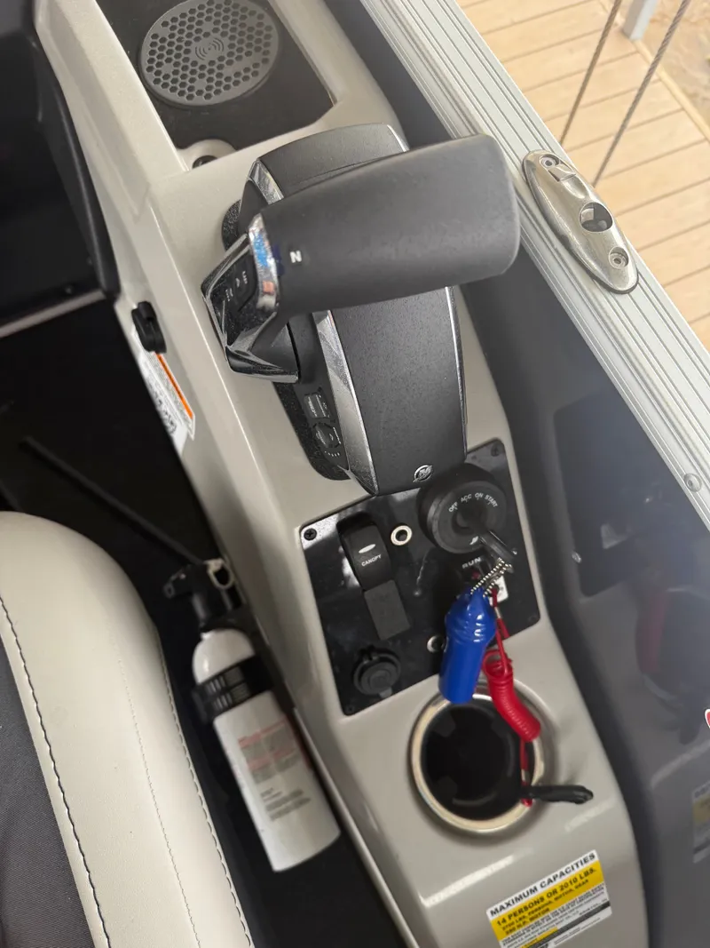 Slide: The Image of Barletta Cabrio 24 Cast n Cruise 2025 - 17