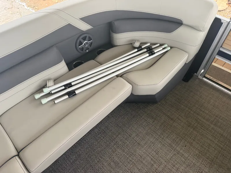 Slide: The Image of Barletta Cabrio 24 Cast n Cruise 2025 - 10