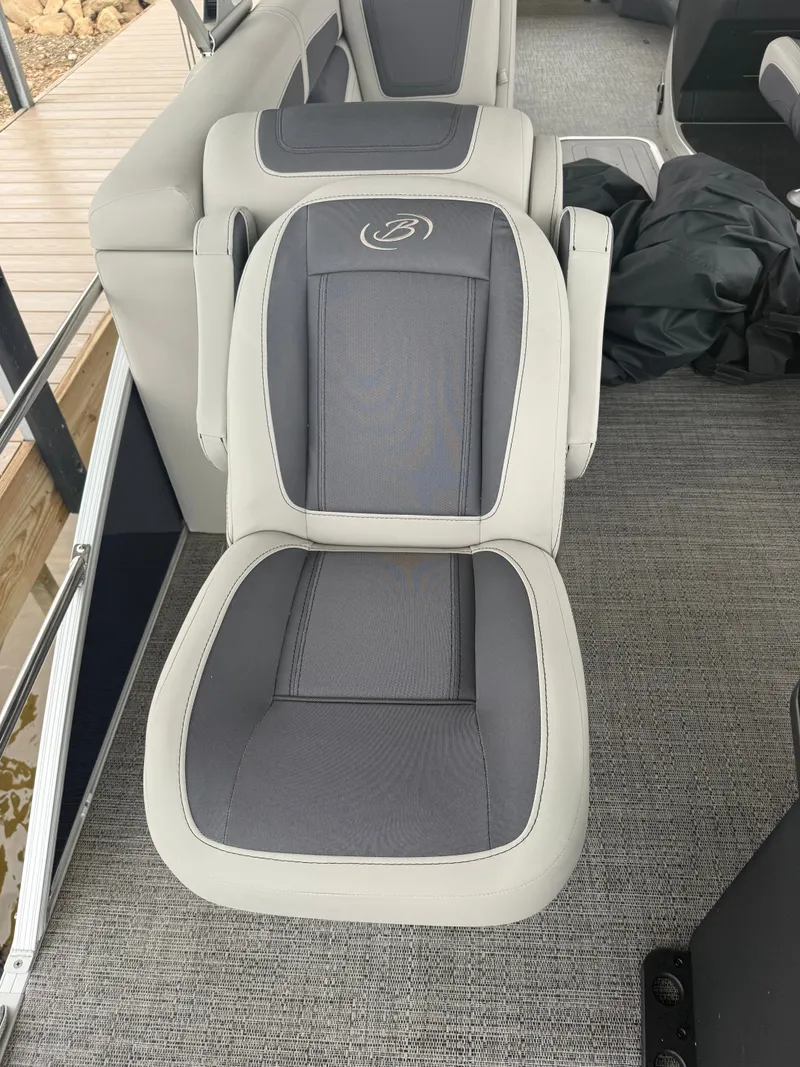 Slide: The Image of Barletta Cabrio 24 Cast n Cruise 2025 - 23