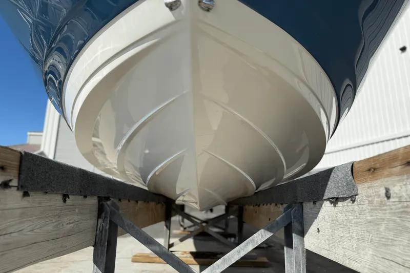 Slide: The Image of Sea Ray 270 SDX-OB 2023 - 2