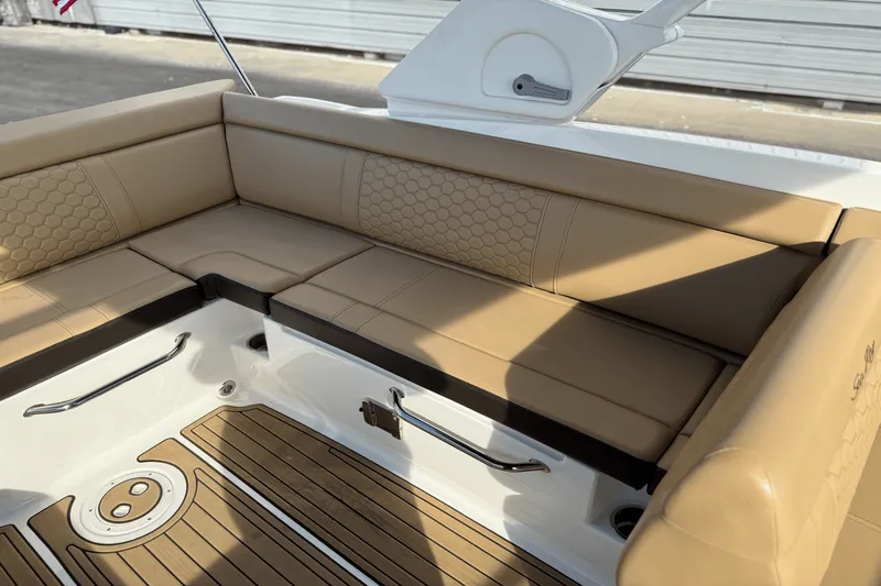 Slide: The Image of Sea Ray 270 SDX-OB 2023 - 27