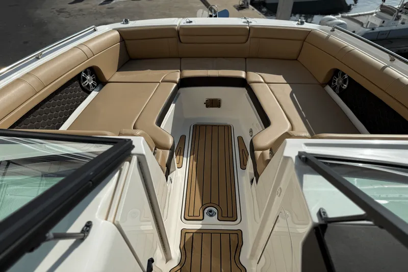 Slide: The Image of Sea Ray 270 SDX-OB 2023 - 41