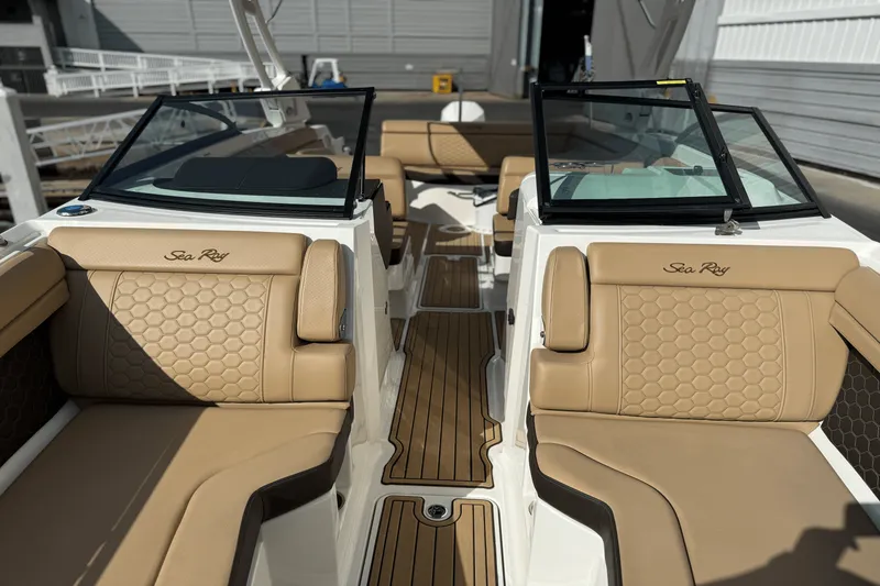 Slide: The Image of Sea Ray 270 SDX-OB 2023 - 53