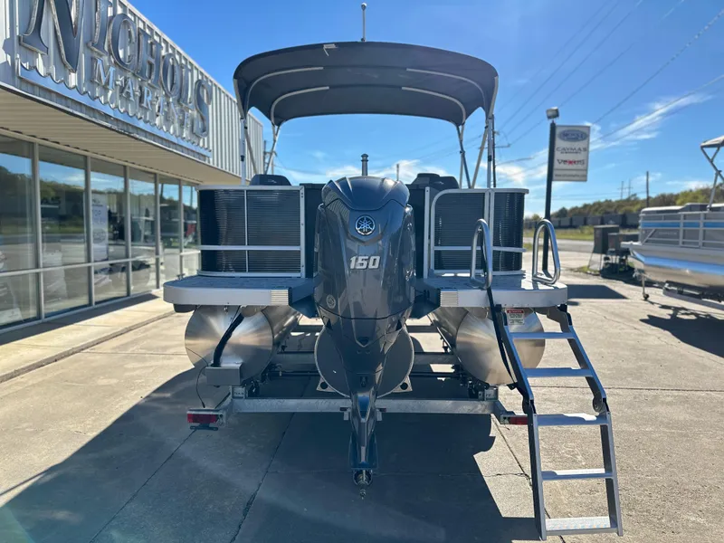 Slide: The Image of Bennington 23 SS 2025 - 2