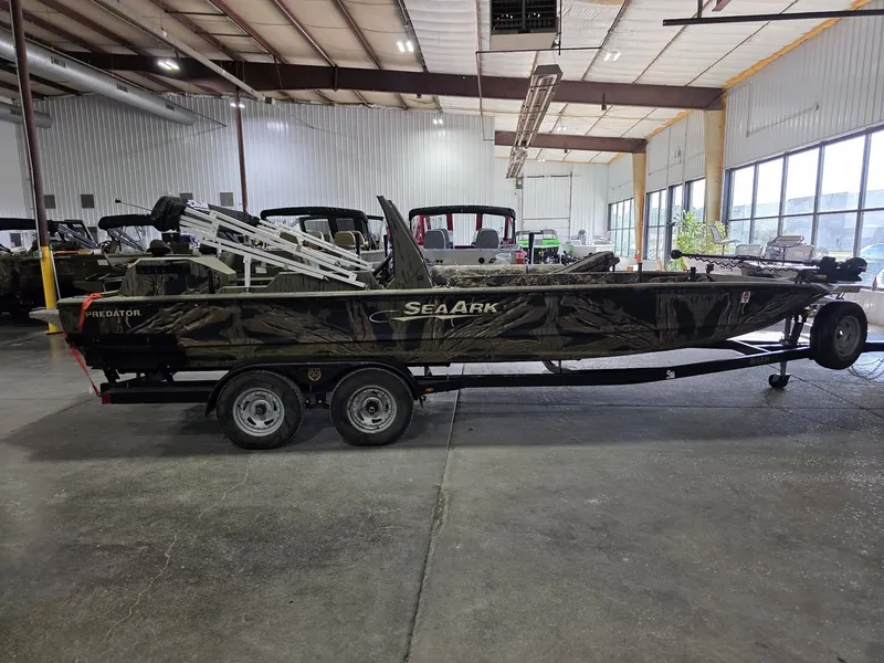 The Image of SeaArk 220 Hybrid 2018 - 0