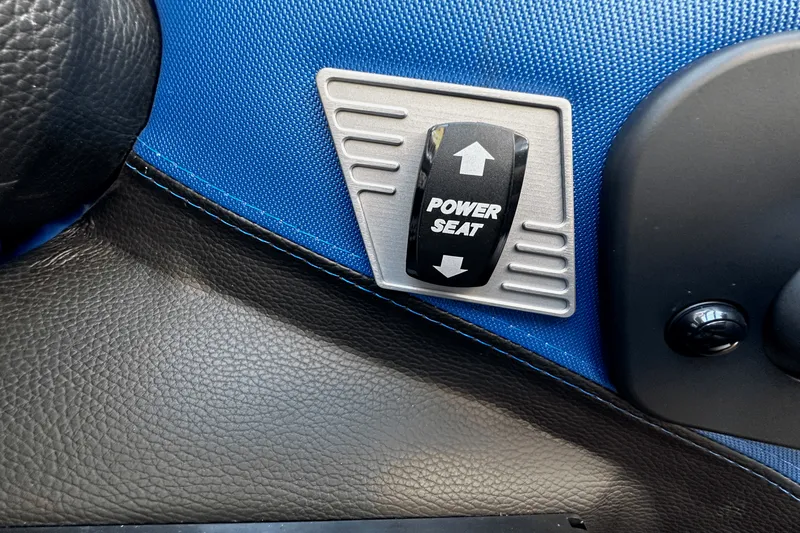 Slide: The Image of Malibu M235 2017 - 21