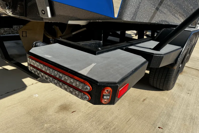 Slide: The Image of Malibu M235 2017 - 39