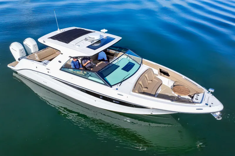 Slide: The Image of Sea Ray SLX 400 Outboard 2025 - 2