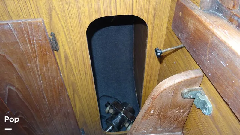 Slide: The Image of Aft cabin hanging locker - 8400543