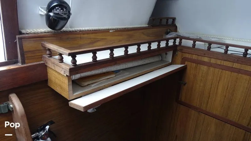 Slide: The Image of Aft cabin shelf port - 8400547