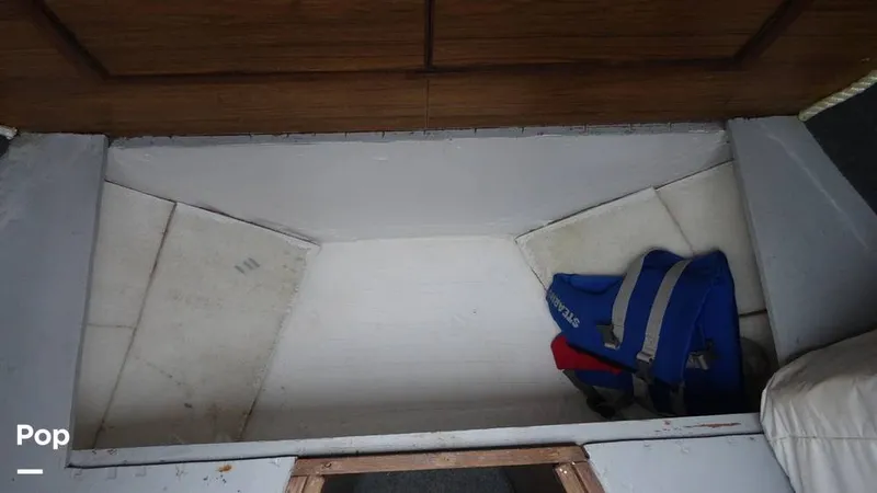 Slide: The Image of Forward v-birth storage - 8400430