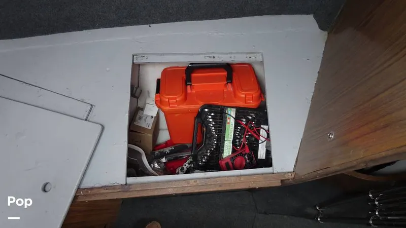 Slide: The Image of Forward v-birth storage - 8400431