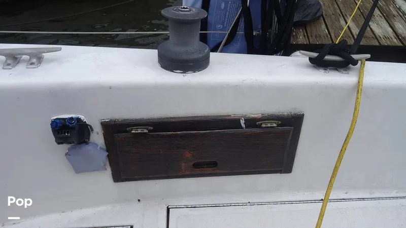 Slide: The Image of Cockpit Stowage Stb - 8400506