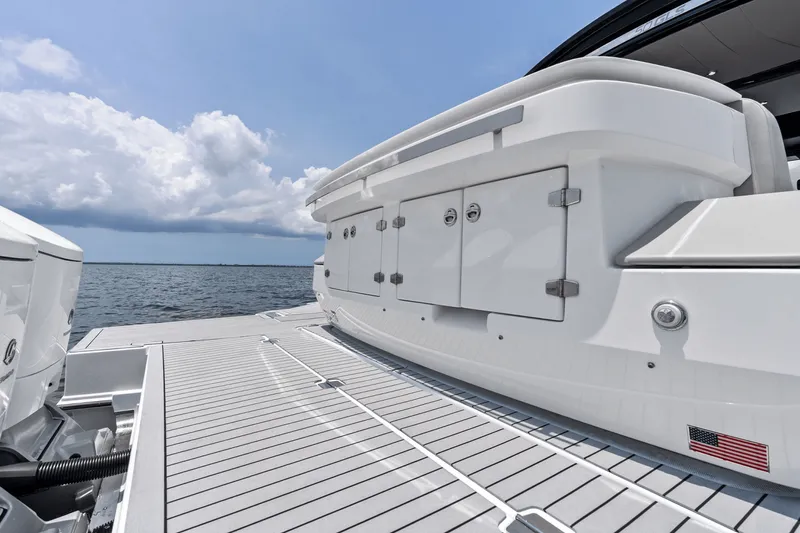 Slide: The Image of Cruisers 50 GLS Outboard 2025 - 34