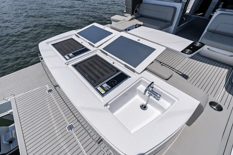 Slide: The Image of Cruisers 50 GLS Outboard 2025 - 35