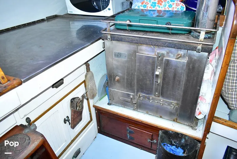 Slide: The Image of Paul Luke Friendship 32 1947 - 8447308