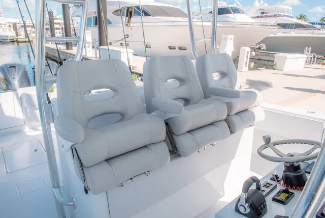 Slide: The Image of Contender 44ST CUSTOM BUILD 44' 2026 - 5