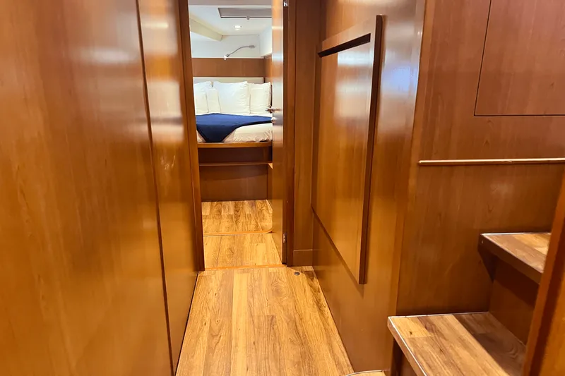 Slide: The Image of Aquila 48 2016 - 13